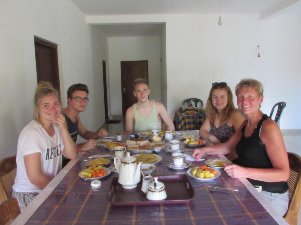 Rainbow Guest House Mirissa Ngoại thất bức ảnh